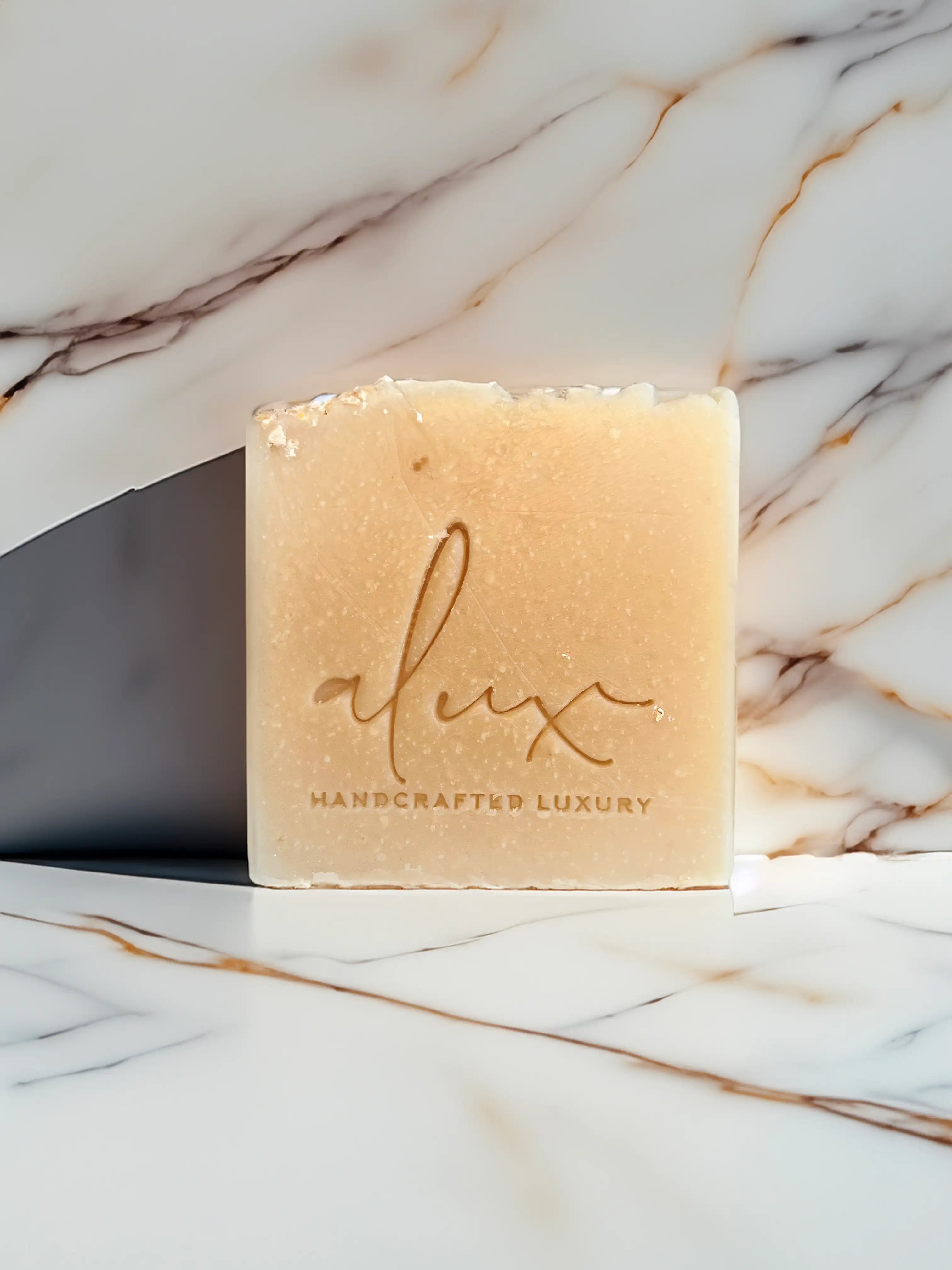 Sidr Honey & Oats Soap – Artisan soap infused with local organic Sidr honey and soothing oats for soft, nourished skin