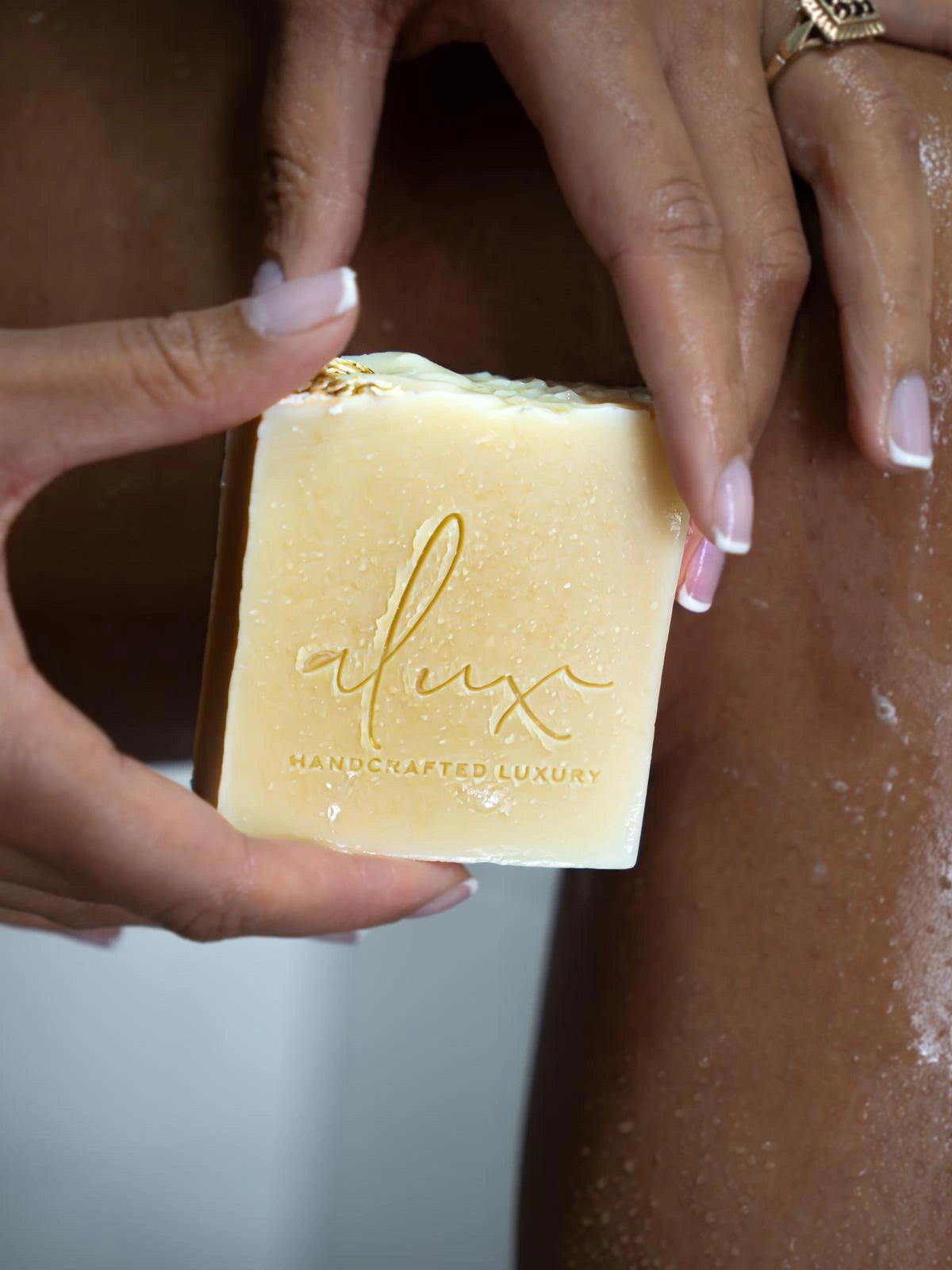 Sidr Honey & Oats Soap - Moisturizing and Nourishing Soap for Dry Sensitive Skin - Dubai, UAE