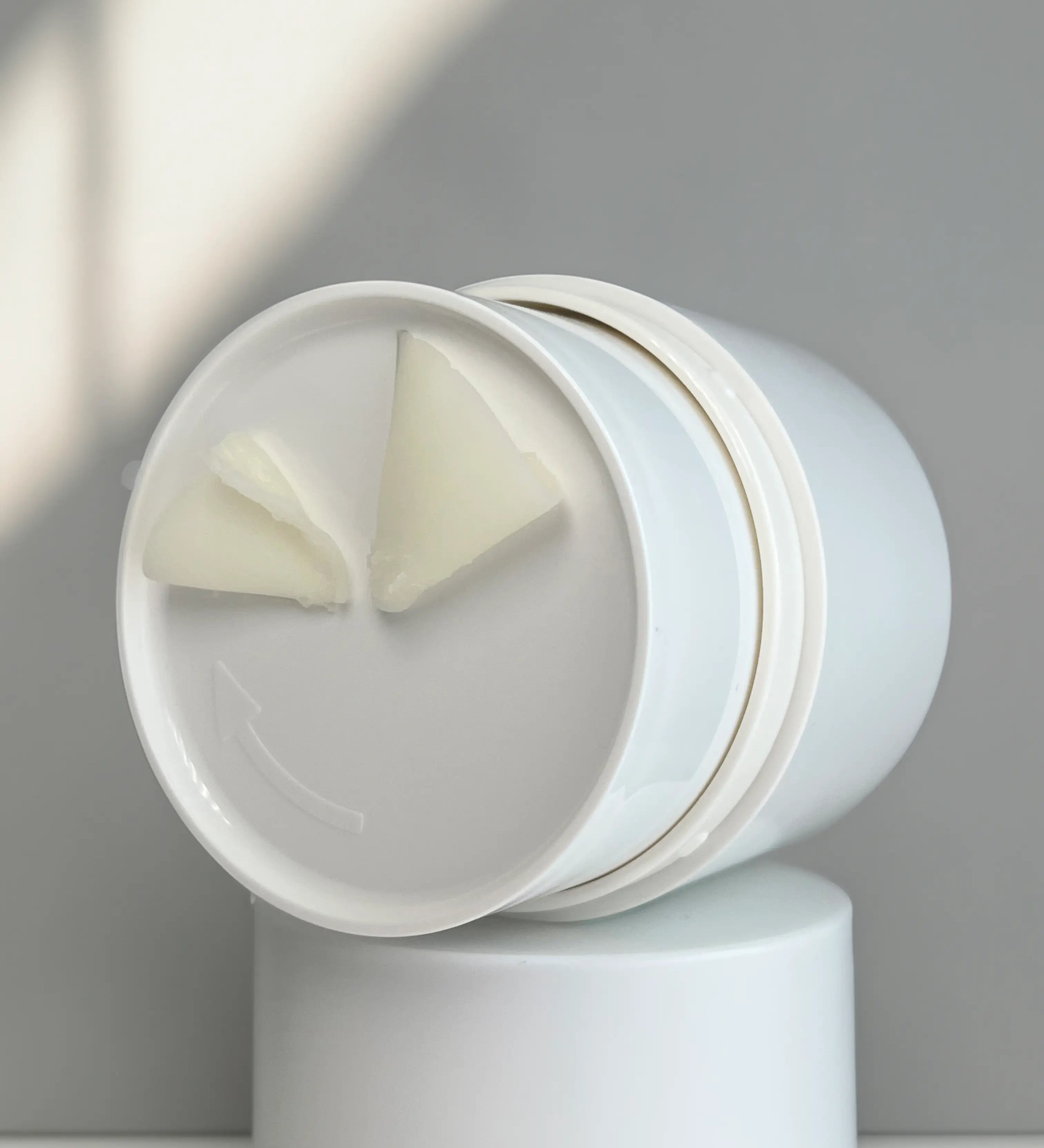 Natural Cleansing Balm UAE – Hydrating balm that transforms into milk, cleansing skin and leaving a radiant glow.